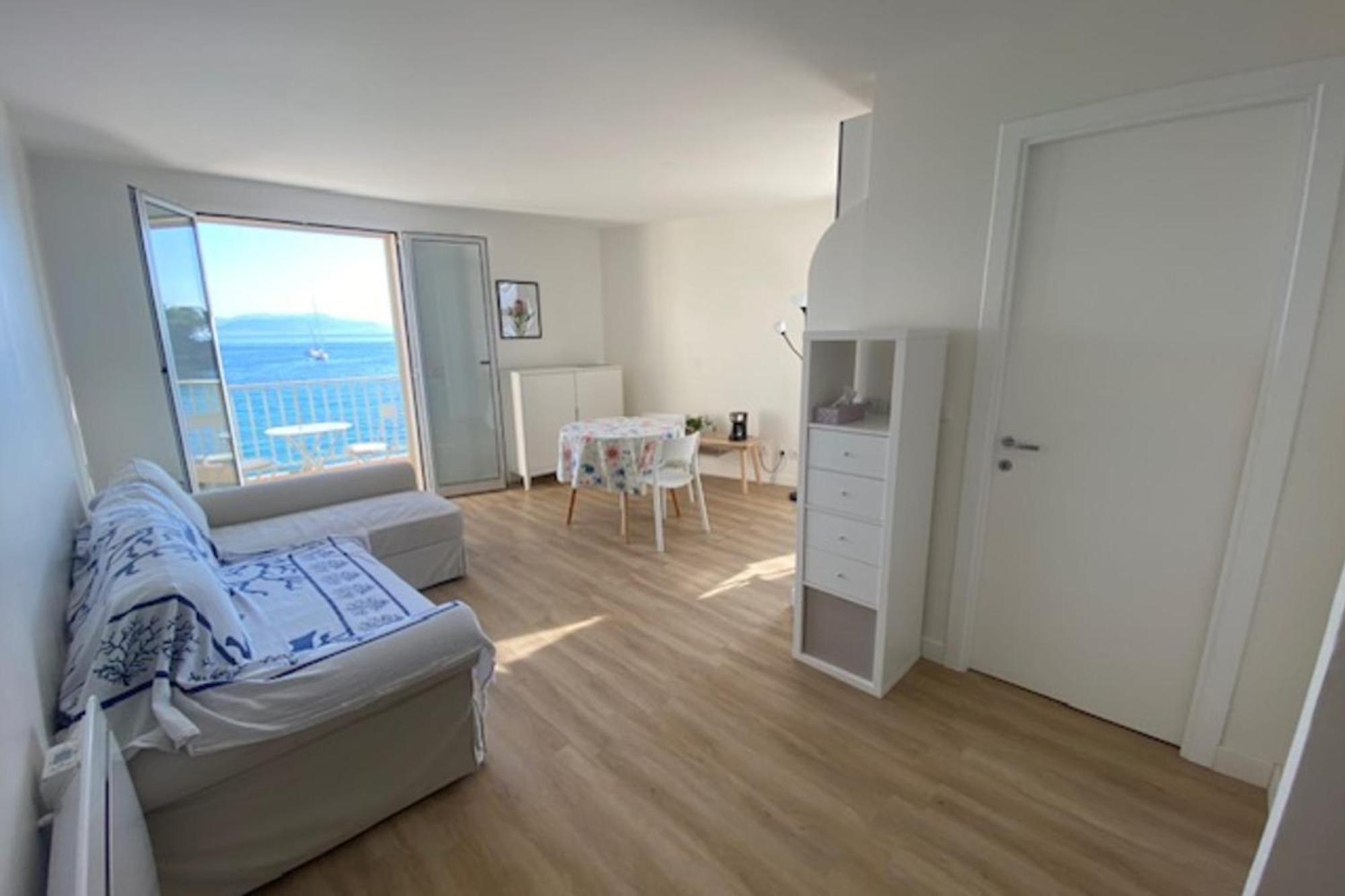 T2 With Balconies Stunning Sea Views Appartement