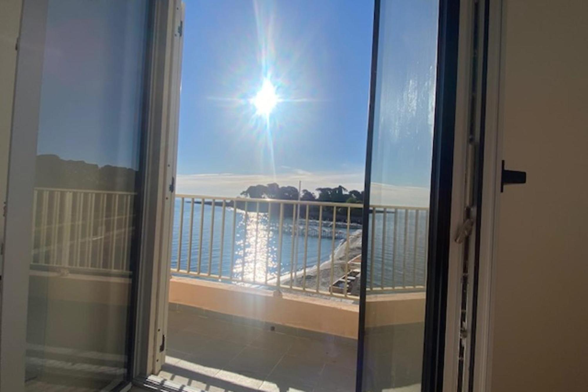 T2 With Balconies Stunning Sea Views Appartement
